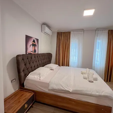 Bliss 5 Maj 5 * Tirana